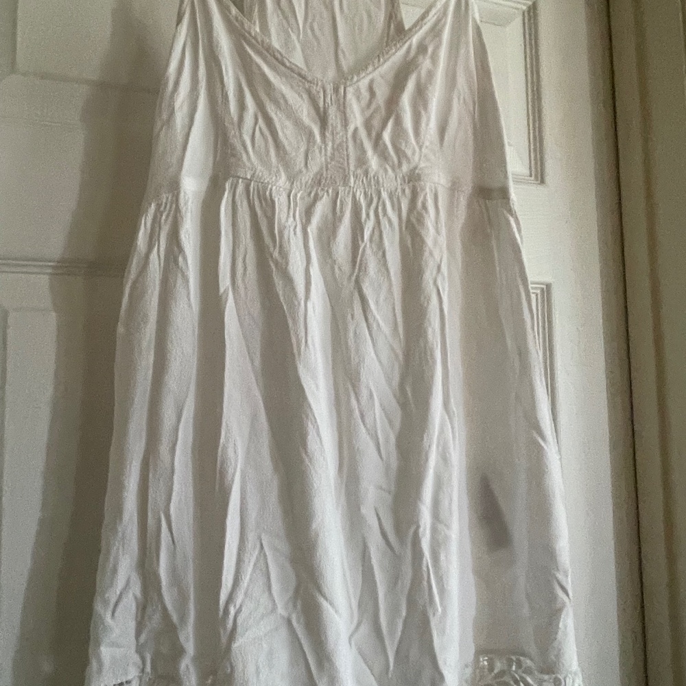 Super cute white cotton blouse
